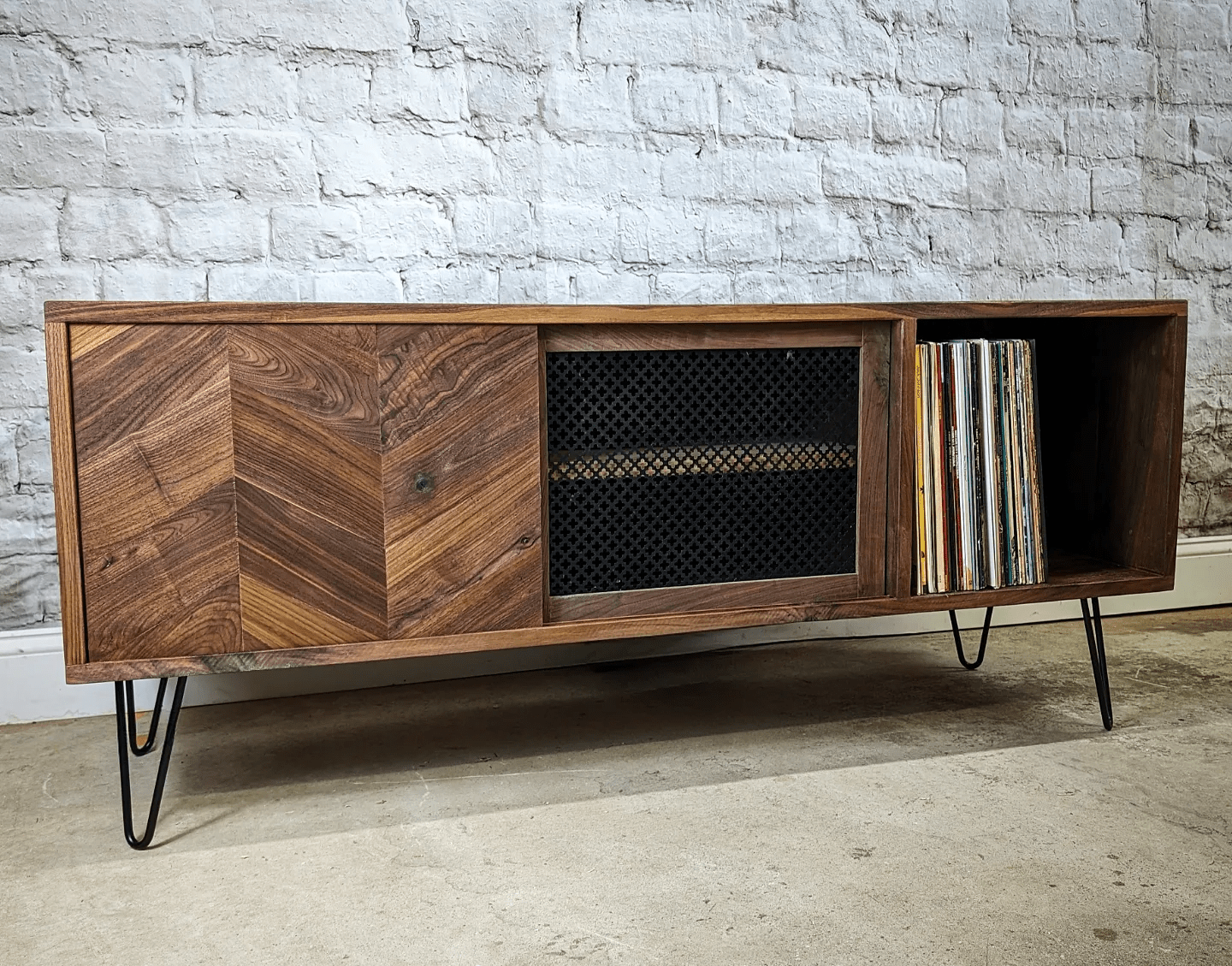 Record cabinet